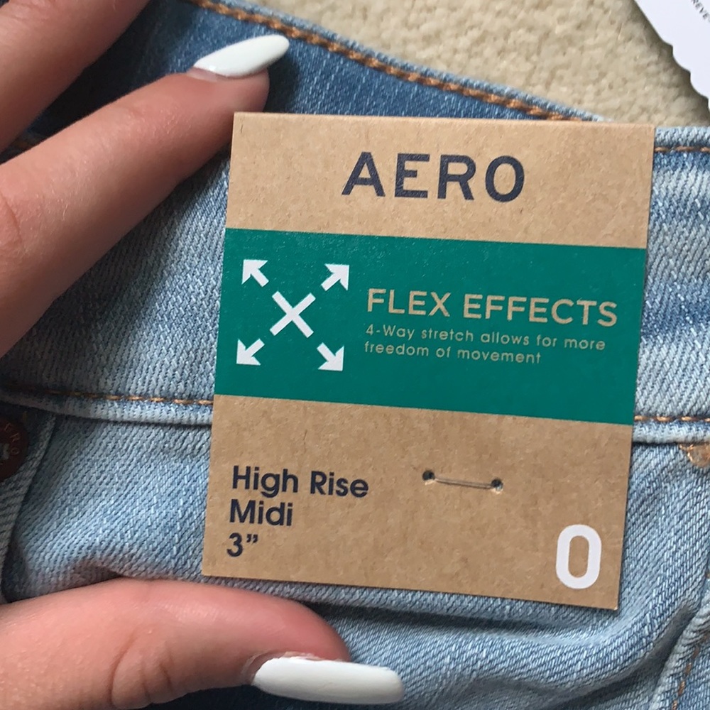 light wash high-rise jean shorts from Aeropostale - Picture 3 of 3